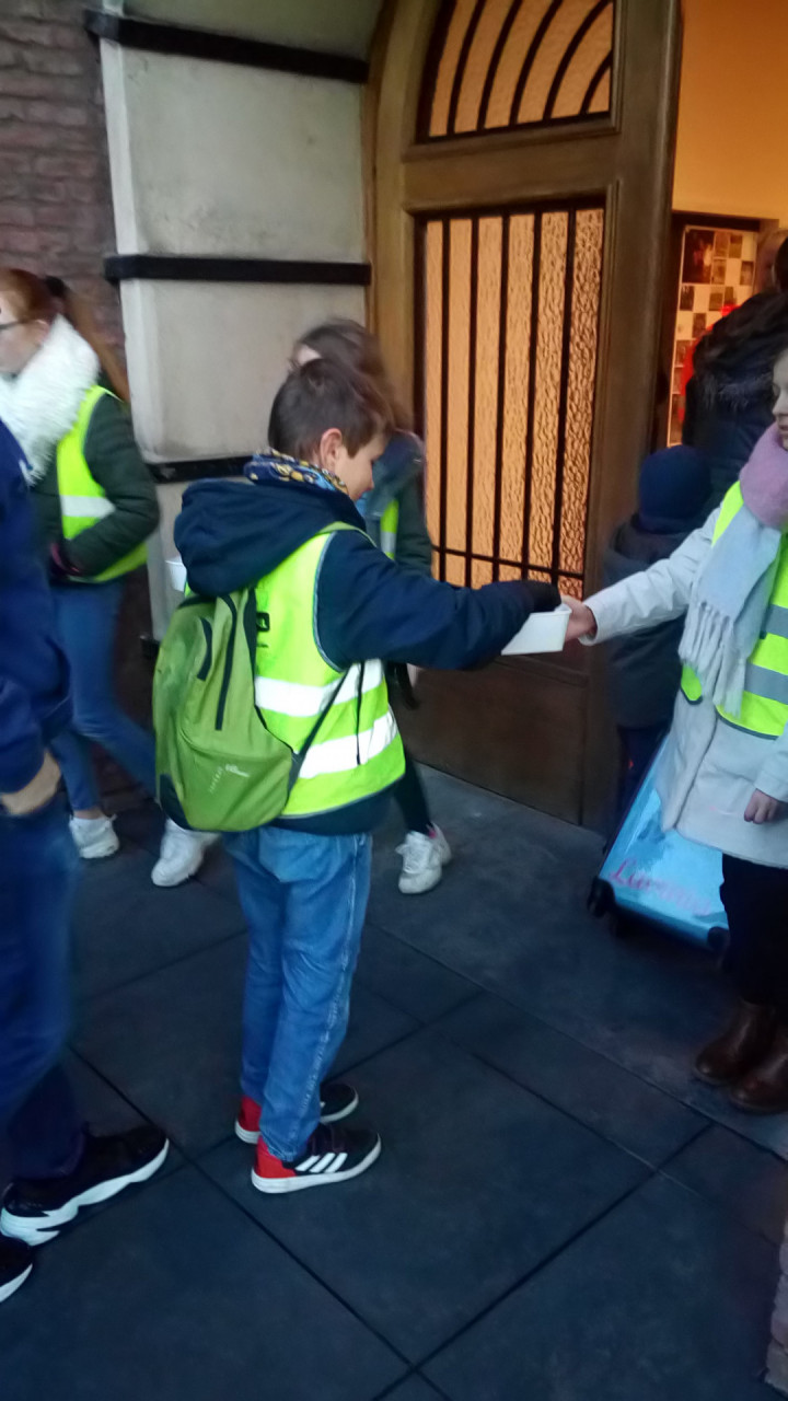 Onze school kleurt FLUO!